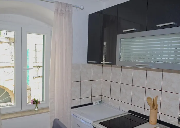 Studio City Center Apartment